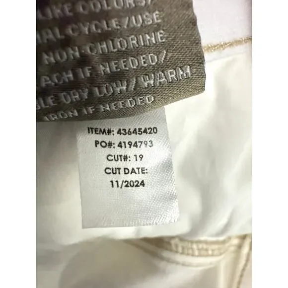 Torrid White High Rise Cropped Ankle Stretch Denim Jeans Size 18 NWOT - Picture 10 of 10